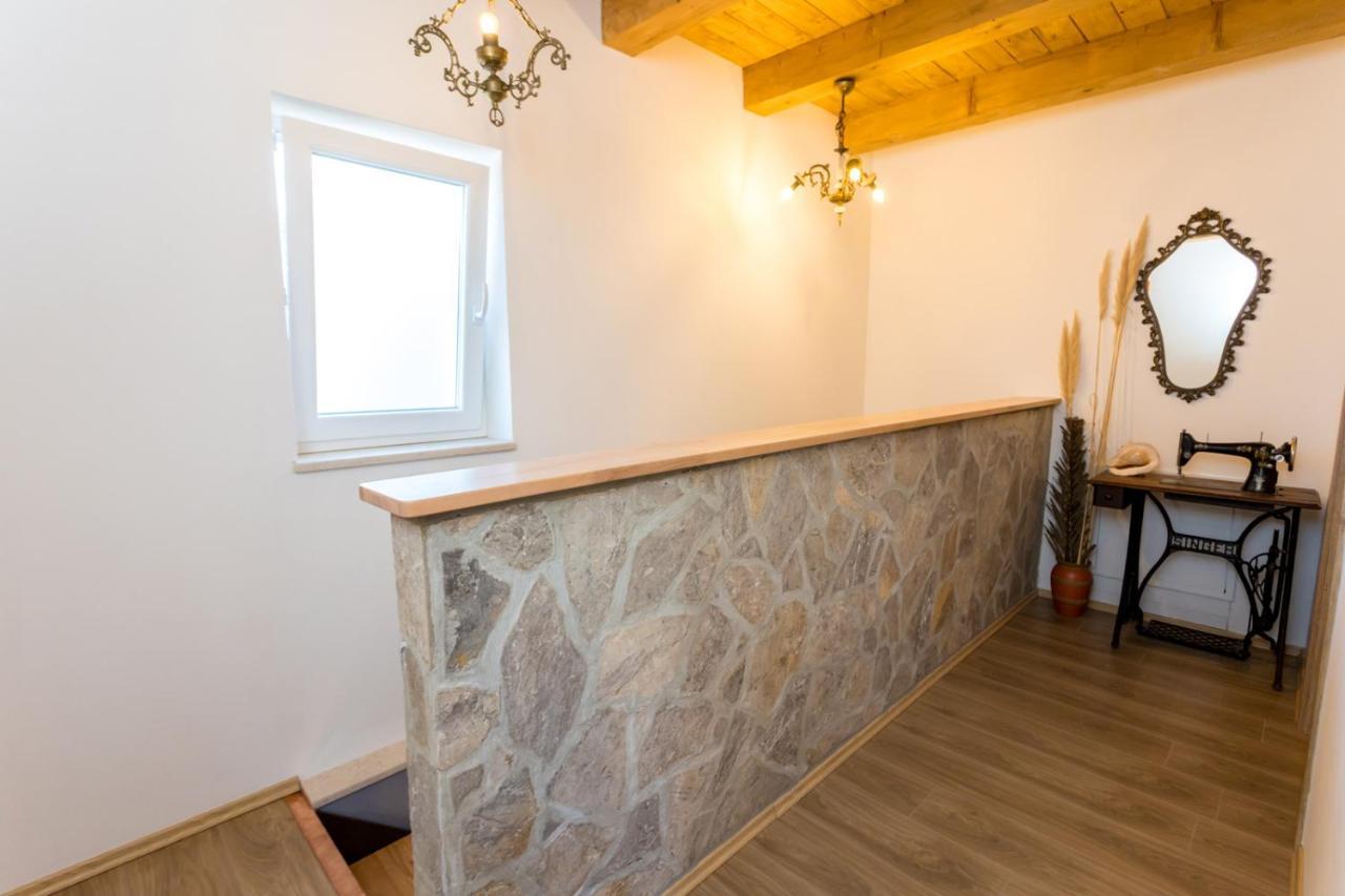 Villa Adastra Malinska Exteriör bild